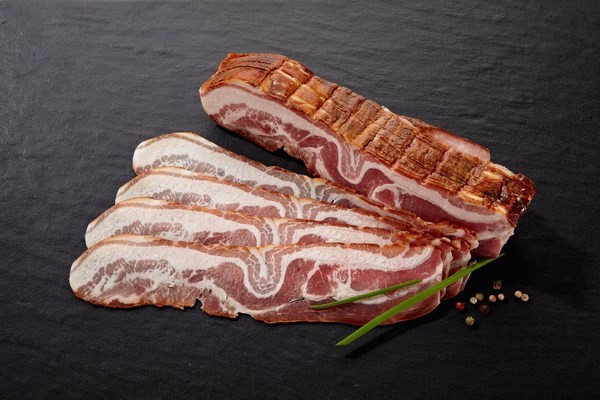 Poitrine fumée tranchée (bacon)